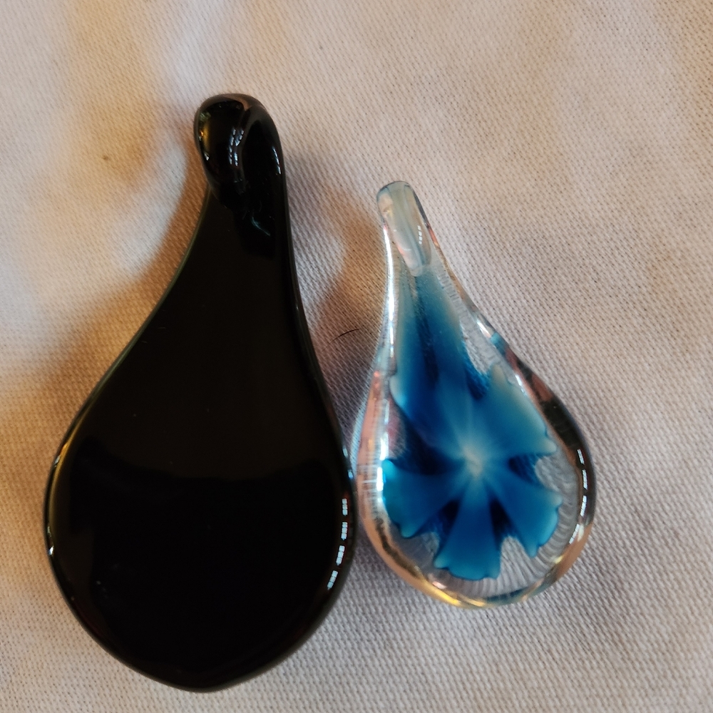 Pendants (3) - Picture 3 of 7